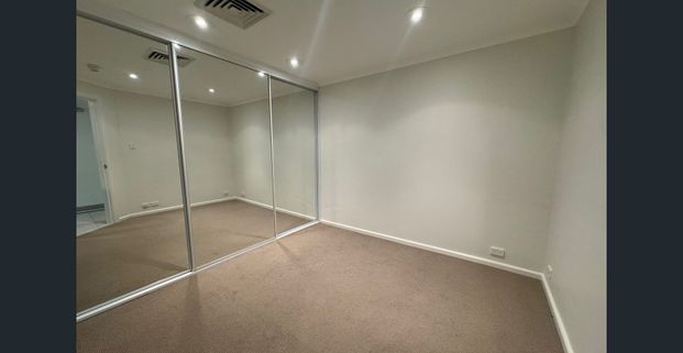 Contemporary beachside 1 bedroom plus office/study - Photo 1