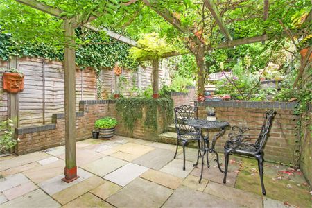 4 bedroom terraced house to rent - Photo 5