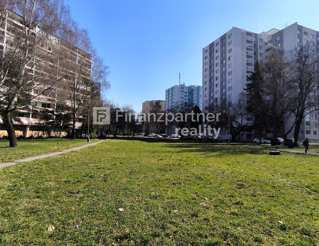 PRENAJATÁ - Útulná garsónka pri Laborci na prenájom - Photo 1