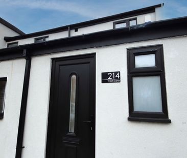 214 Wash Lane, Bury, Greater Manchester, BL9 7DR - Photo 2