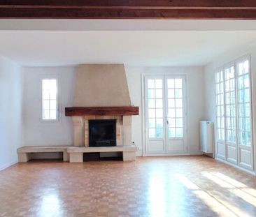 Location Maison 9 pièces 153m² - Photo 1