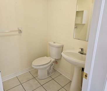 For Lease - 926 Ledbury Crescent, Mississauga, Ontario - Photo 4