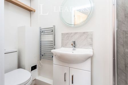 2 bedroom flat to rent High Street - Photo 4