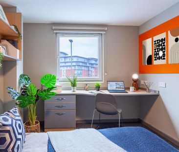 1 bedroom in a flat share to rent - Photo 3