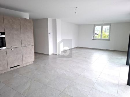 NEW, SPACIOUS AND MODERN - Photo 3