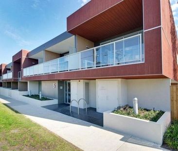 117/5 Bear Street Mordialloc VIC - Photo 2