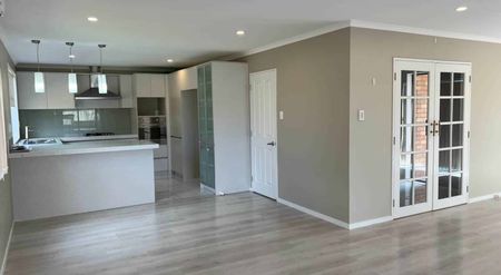 Made in Manhattan - Photo 3