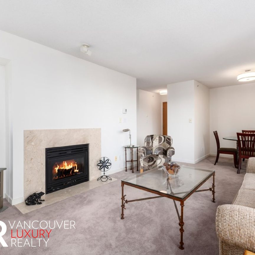 Condo in Downtown Vancouver, British Columbia - Photo 1