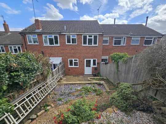 2 bedroom terraced house to rent - Photo 1