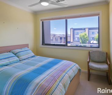 Modern 3-Bedroom Townhouse in the Heart of Coombs - Photo 5