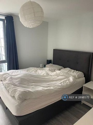 3 bedroom flat to rent - Photo 4