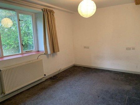 2 bedroom semi-detached house to rent - Photo 2