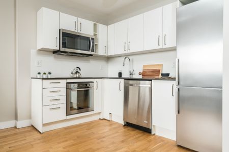 730 St Clarens Avenue - Photo 5