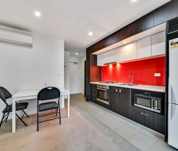 2108/5 Sutherland Street, Melbourne - Photo 3