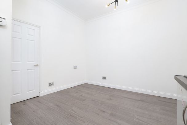 Studio Flat, Dalmarnock Road, G40 - Photo 1