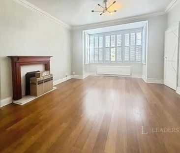 4 bedroom flat to rent - Photo 1