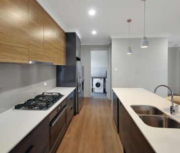 Stunning Three Bedroom Home in Great Location! - Photo 4