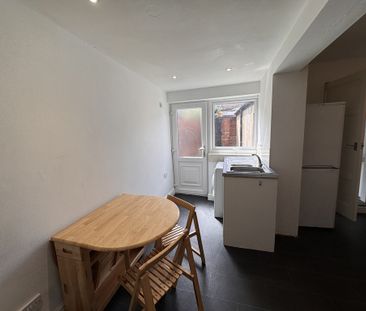 Poppleton Road, Holgate - P1080 - Photo 5