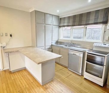 HALSWELL - 3 BEDROOM TIDY AND FULLY INSULATED HOME, PET NEGOTIABLE - Photo 3