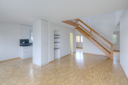 "Dream Home on Two Floors" - Photo 2