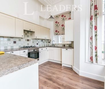 2 bedroom apartment to rent The Towers, Vista Road - Photo 1
