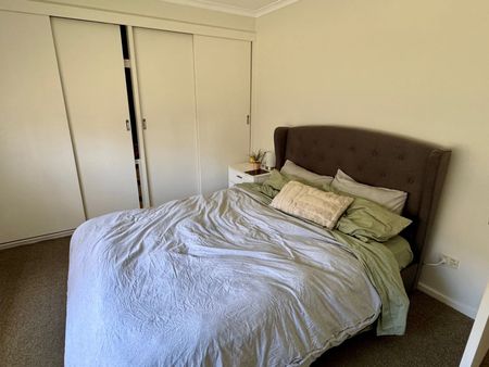 Two Bedroom Unit Close to Town - Photo 3