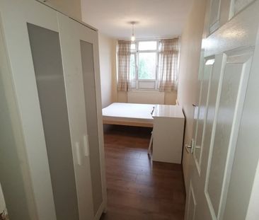 Room in a Shared House, Halyard House Manchester Road, E14 - Photo 6