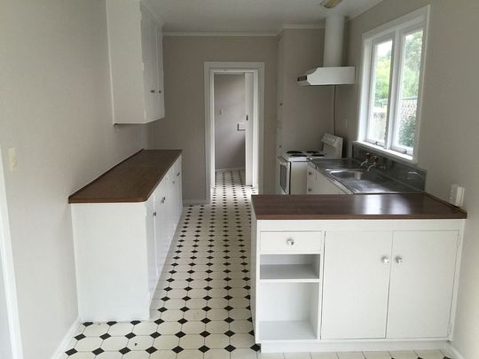 Charming Family Home in Onerahi - Photo 1