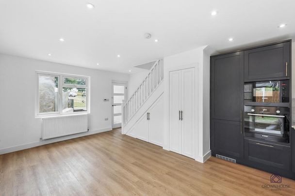 2 bedroom end of terrace house to rent - Photo 1