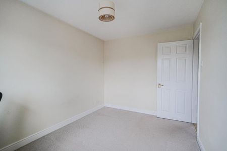 4 bedroom detached house to rent - Photo 2