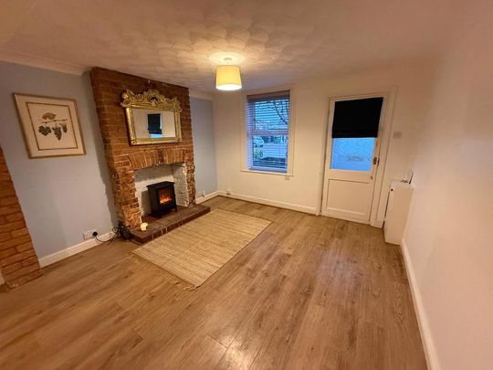 2 bedroom end of terrace house to rent - Photo 1