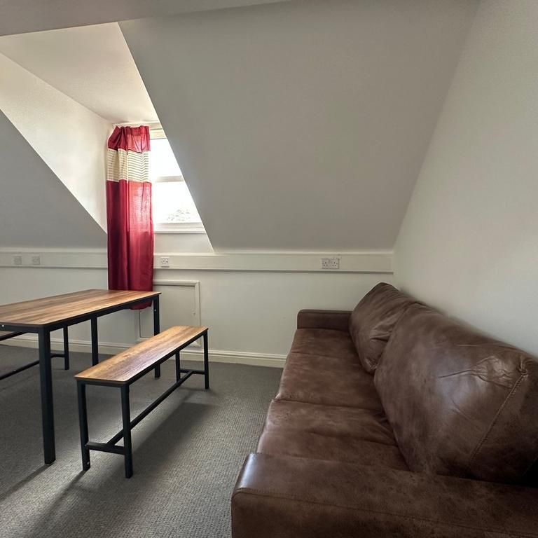 3 bedroom flat to rent - Photo 1