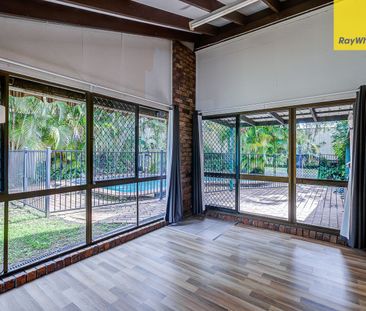 Perfect Family Home with Pool - Photo 2