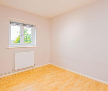 3 bed House - Semi-Detached To Let - Photo 4