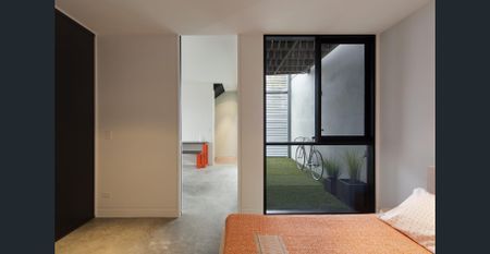 3 Level Modern Townhouse In Prime Location - Photo 4