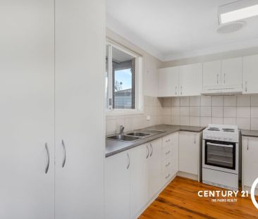Beautiful 3 Bedroom Home - Photo 2
