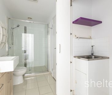 Sunlit second floor apartment with private balcony access! - Photo 4