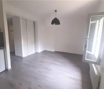 Location Appartement 1 pièce 27m² AIX EN PROVENCE 13100 - Photo 2