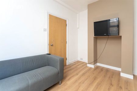 6 bedroom house to rent - Photo 2