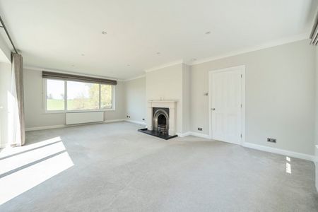 Camp Road, Gerrards Cross, Buckinghamshire,SL9 - Photo 2
