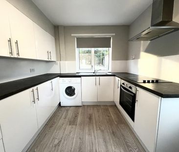 2 bedroom end of terrace house to rent - Photo 4