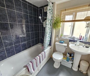 3 bedroom semi-detached house to rent - Photo 5