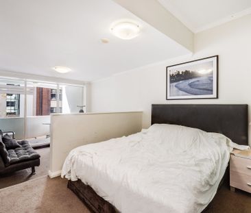 Fully Furnished Studio Apartment at Oaks Trafalgar! - Photo 4