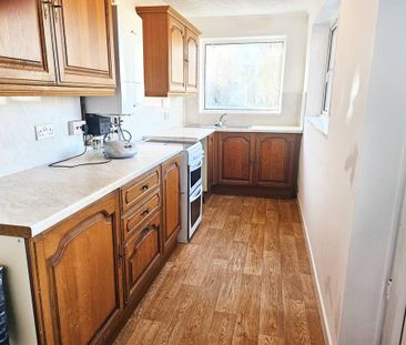 2 bedroom terraced house to rent - Photo 4