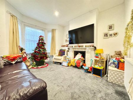 2 bedroom end of terrace house to rent - Photo 2