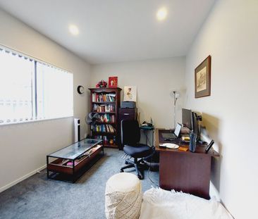 Spacious 5-Bedroom Home with Versatile Living & Stunning Rural Views - Photo 6