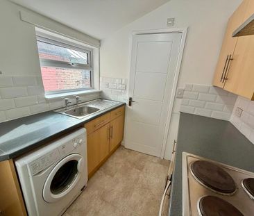 2 bedroom terraced house to rent - Photo 4