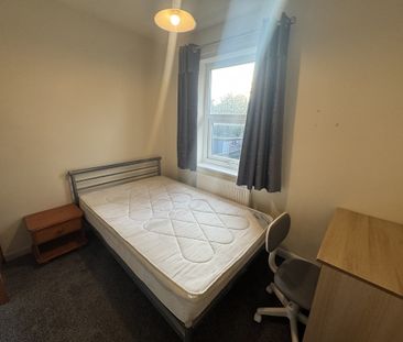 Starkey Crescent, Tang Hall - P2214 - Photo 5