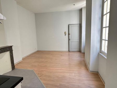 Location Appartement 2 pièces 41m² BORDEAUX 33000 - Photo 2