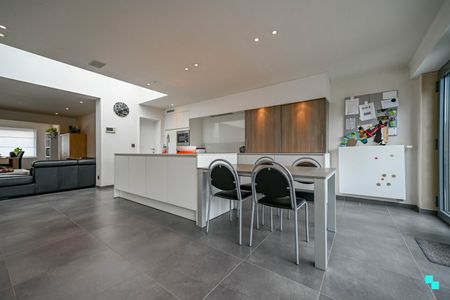 Recent gerenoveerde gezinswoning te Sint-Eloois-Winkel - Foto 5